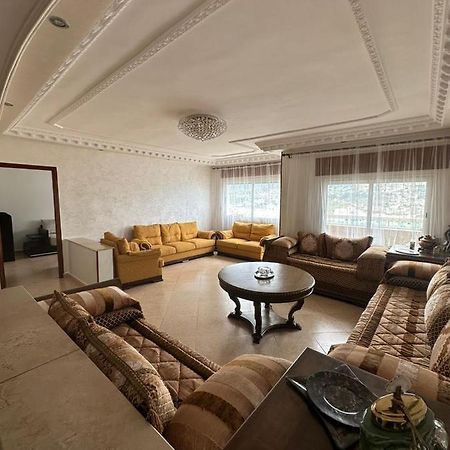 Vaste Appartement Au Centre De Tétouan Esterno foto