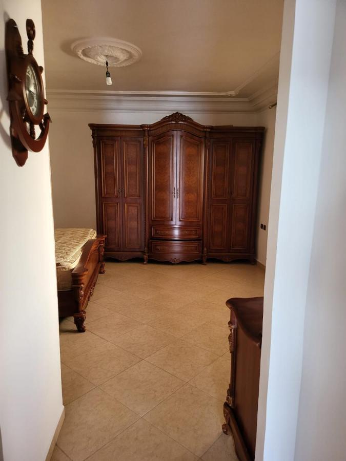 Vaste Appartement Au Centre De Tétouan Esterno foto