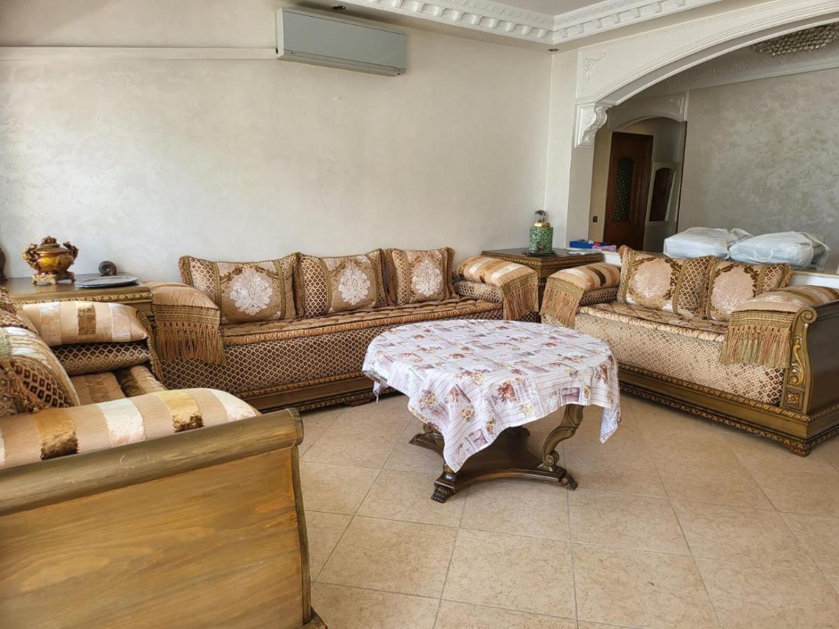 Vaste Appartement Au Centre De Tétouan Esterno foto