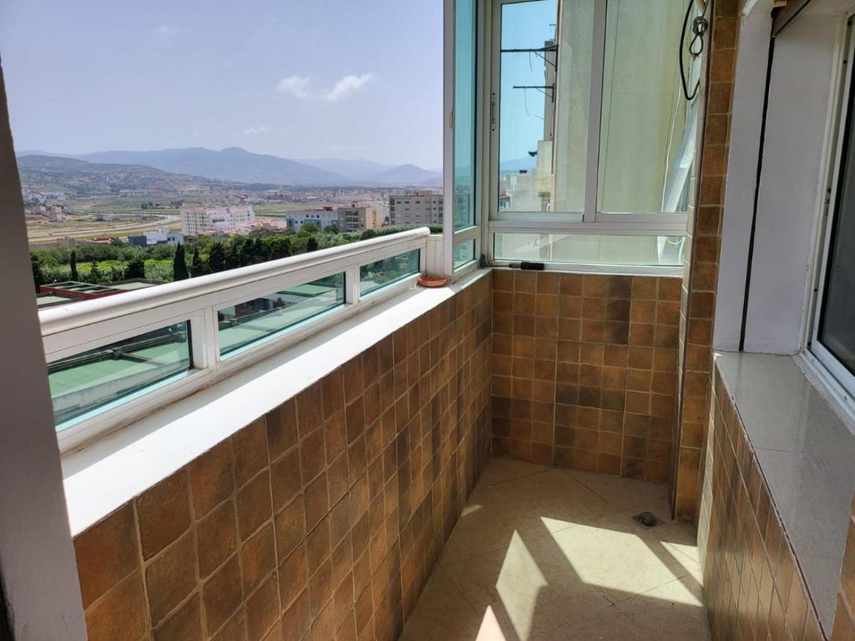 Vaste Appartement Au Centre De Tétouan Esterno foto