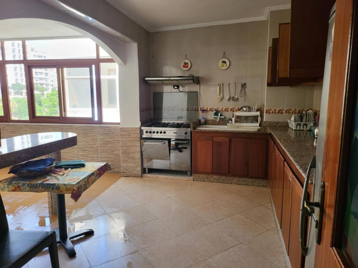 Vaste Appartement Au Centre De Tétouan Esterno foto