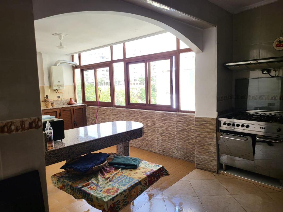 Vaste Appartement Au Centre De Tétouan Esterno foto