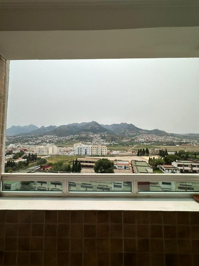 Vaste Appartement Au Centre De Tétouan Esterno foto