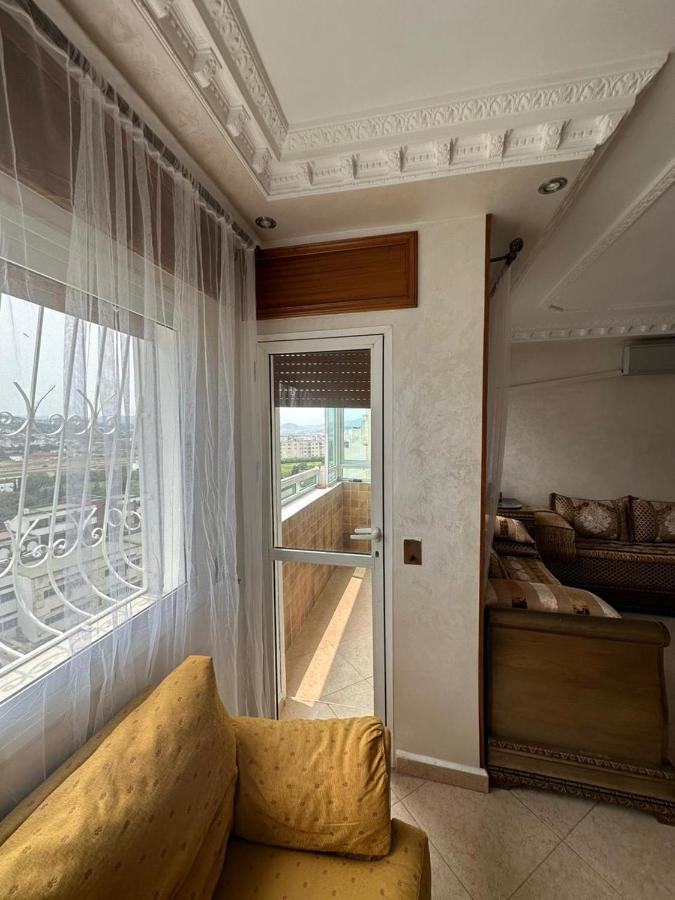 Vaste Appartement Au Centre De Tétouan Esterno foto