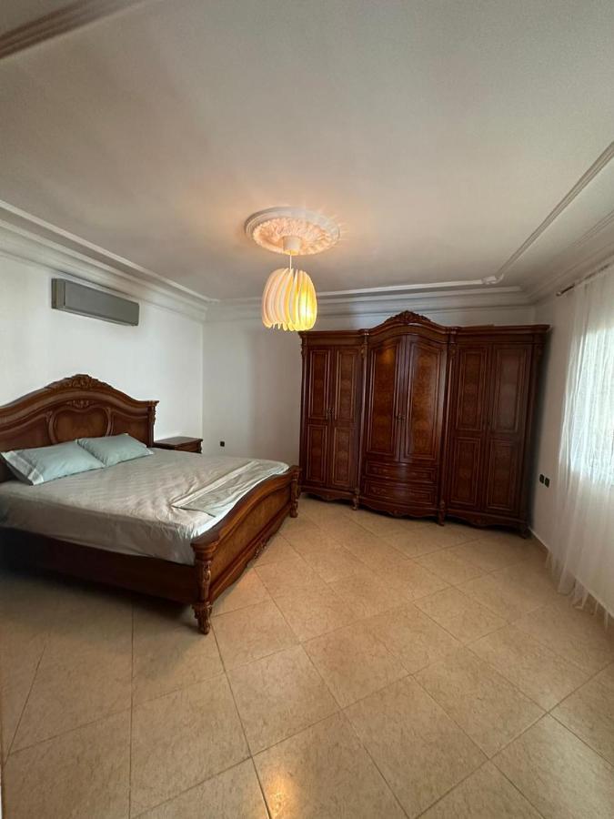 Vaste Appartement Au Centre De Tétouan Esterno foto