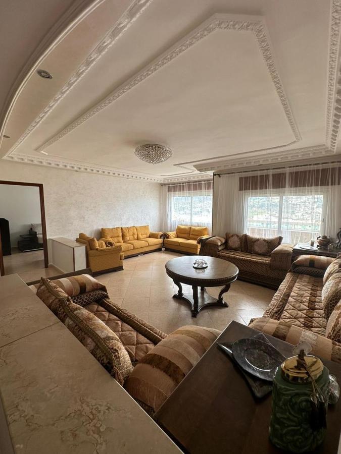 Vaste Appartement Au Centre De Tétouan Esterno foto