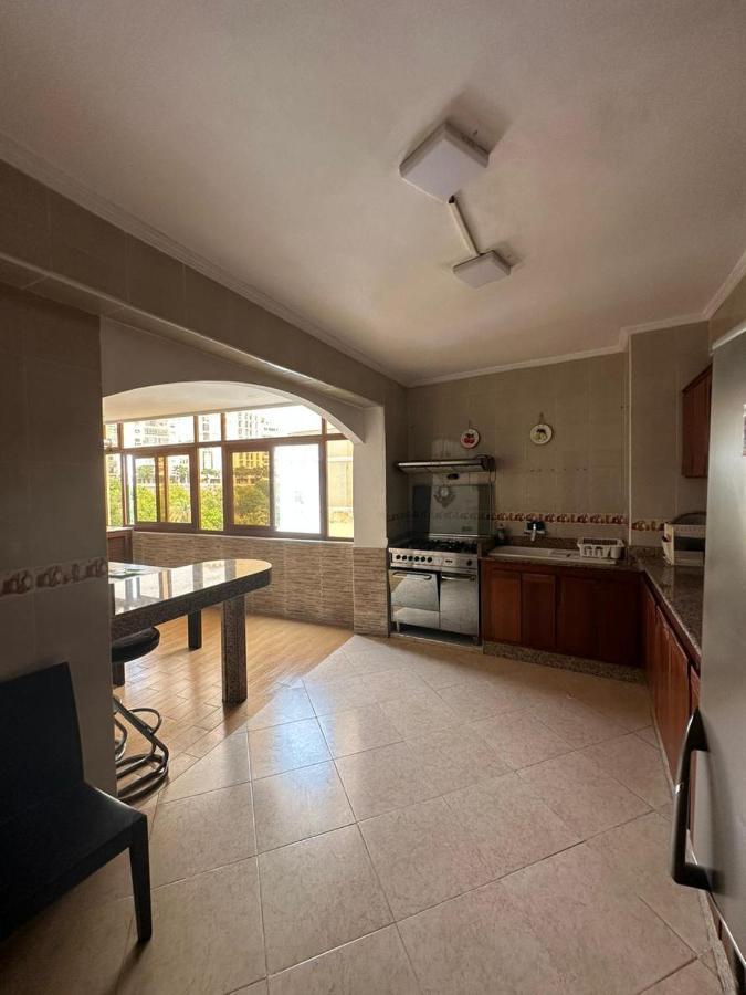 Vaste Appartement Au Centre De Tétouan Esterno foto